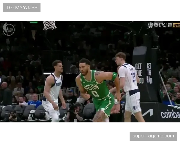 怀特由无球跑位转为挡拆组织提升塔图姆三分威胁