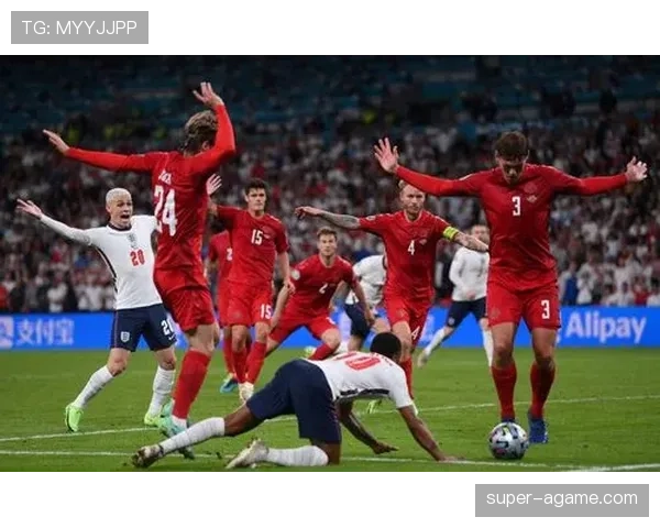 假摔判罚的认定标准及如何避免在比赛中被误判